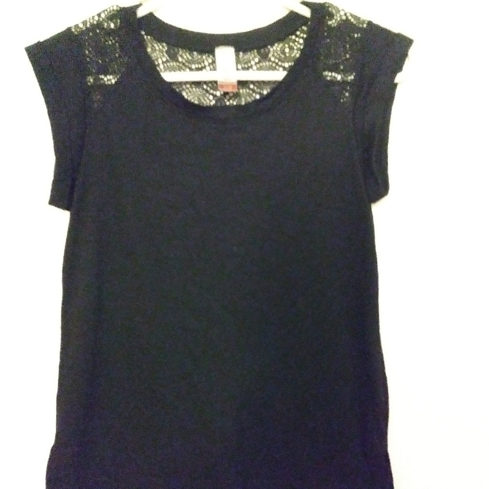 No Boundaries Women's Crochet Sleeveless Blouse Sm